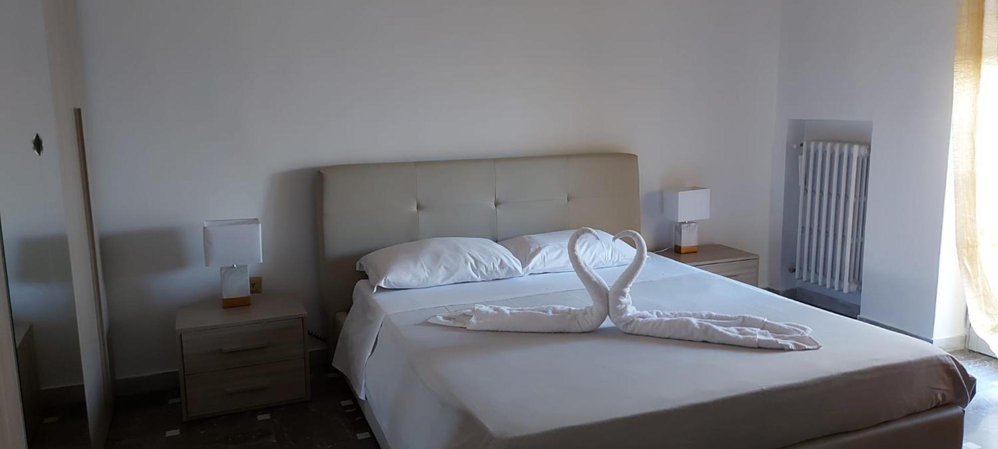 Matthias Central Rooms And Accomodation Bari Bagian luar foto