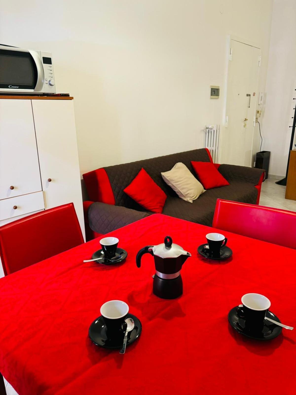 Matthias Central Rooms And Accomodation Bari Bagian luar foto