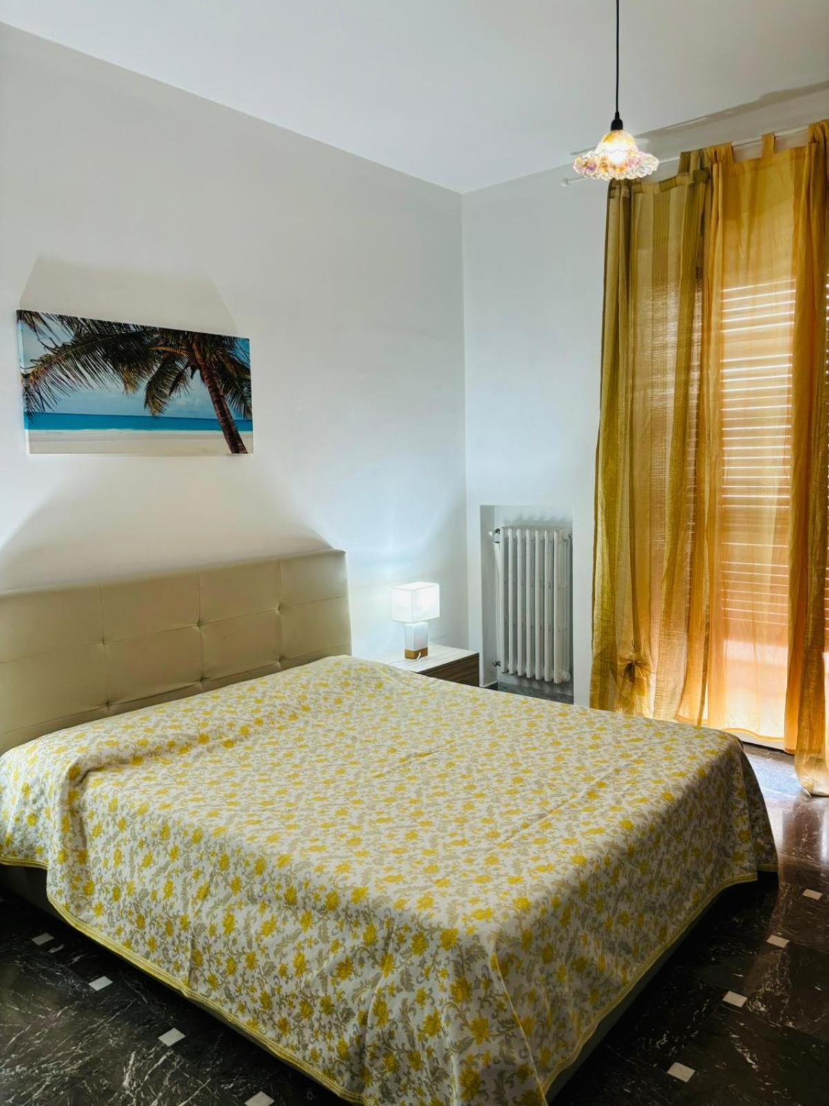 Matthias Central Rooms And Accomodation Bari Bagian luar foto