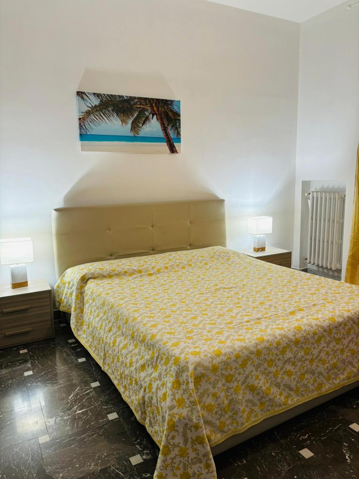 Matthias Central Rooms And Accomodation Bari Bagian luar foto