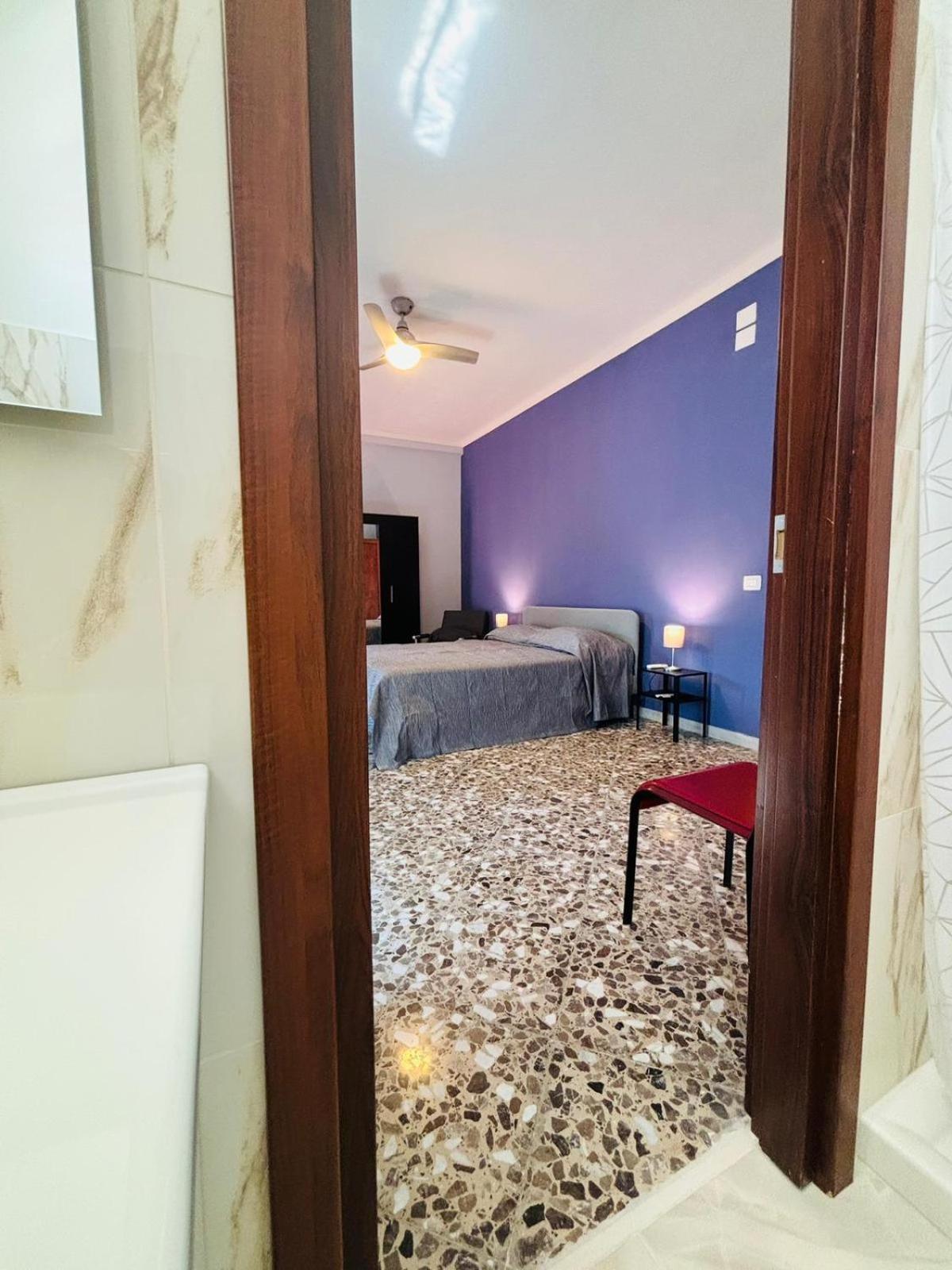 Matthias Central Rooms And Accomodation Bari Bagian luar foto