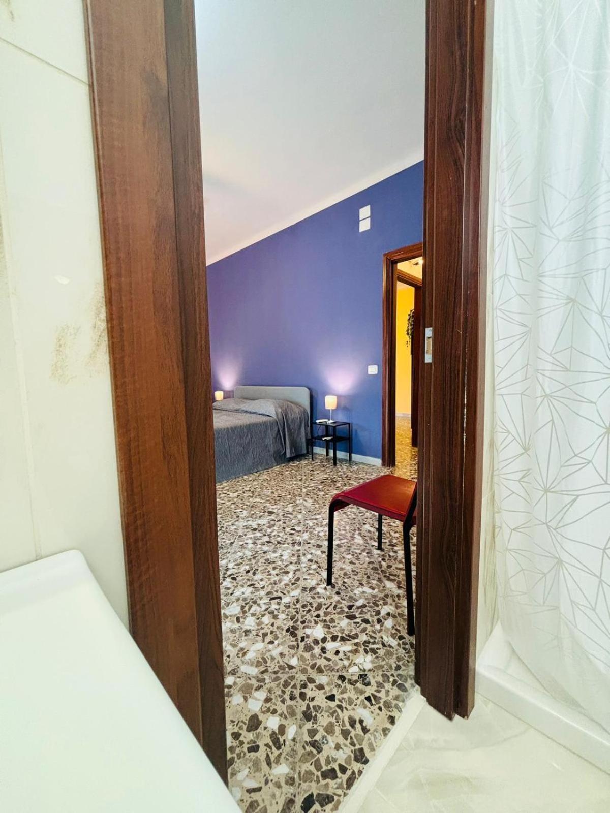 Matthias Central Rooms And Accomodation Bari Bagian luar foto