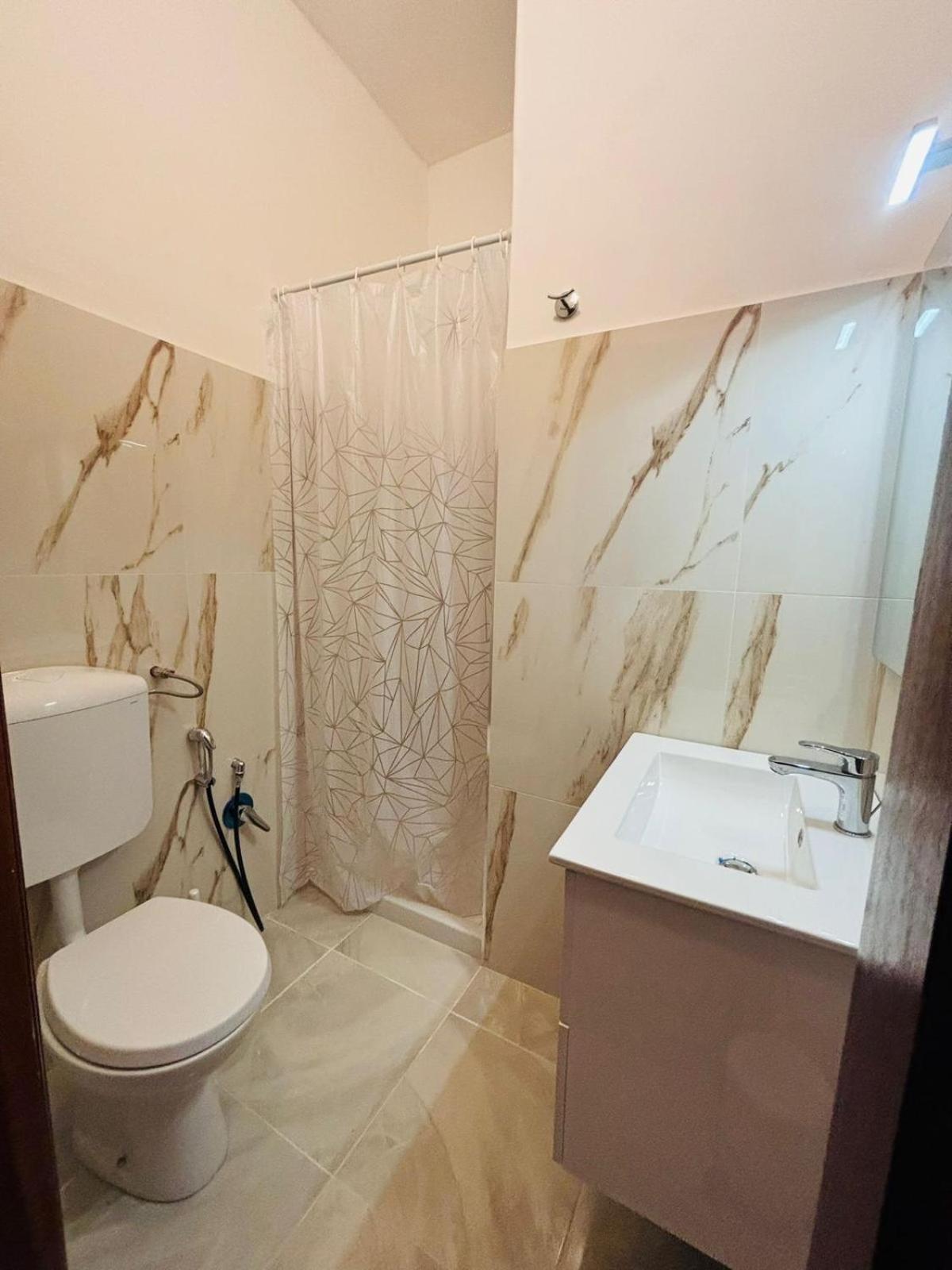 Matthias Central Rooms And Accomodation Bari Bagian luar foto