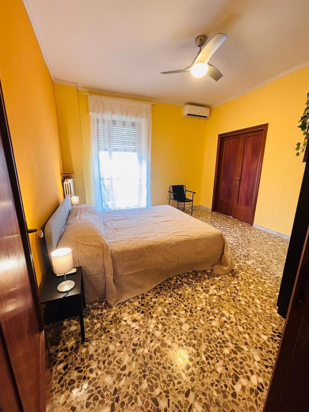 Matthias Central Rooms And Accomodation Bari Bagian luar foto